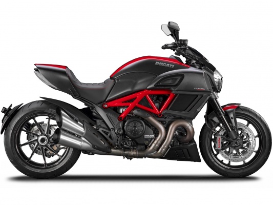 Фото мотоцикла Ducati Diavel Carbon